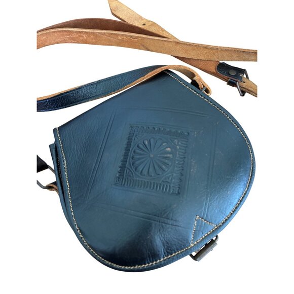 Vintage Handcrafted Black Leather Crossbody Bag With Embossed Design - Picture 16 of 16